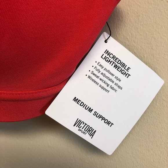 NWT Victoria's Secret sport bra - Picture 2 of 4